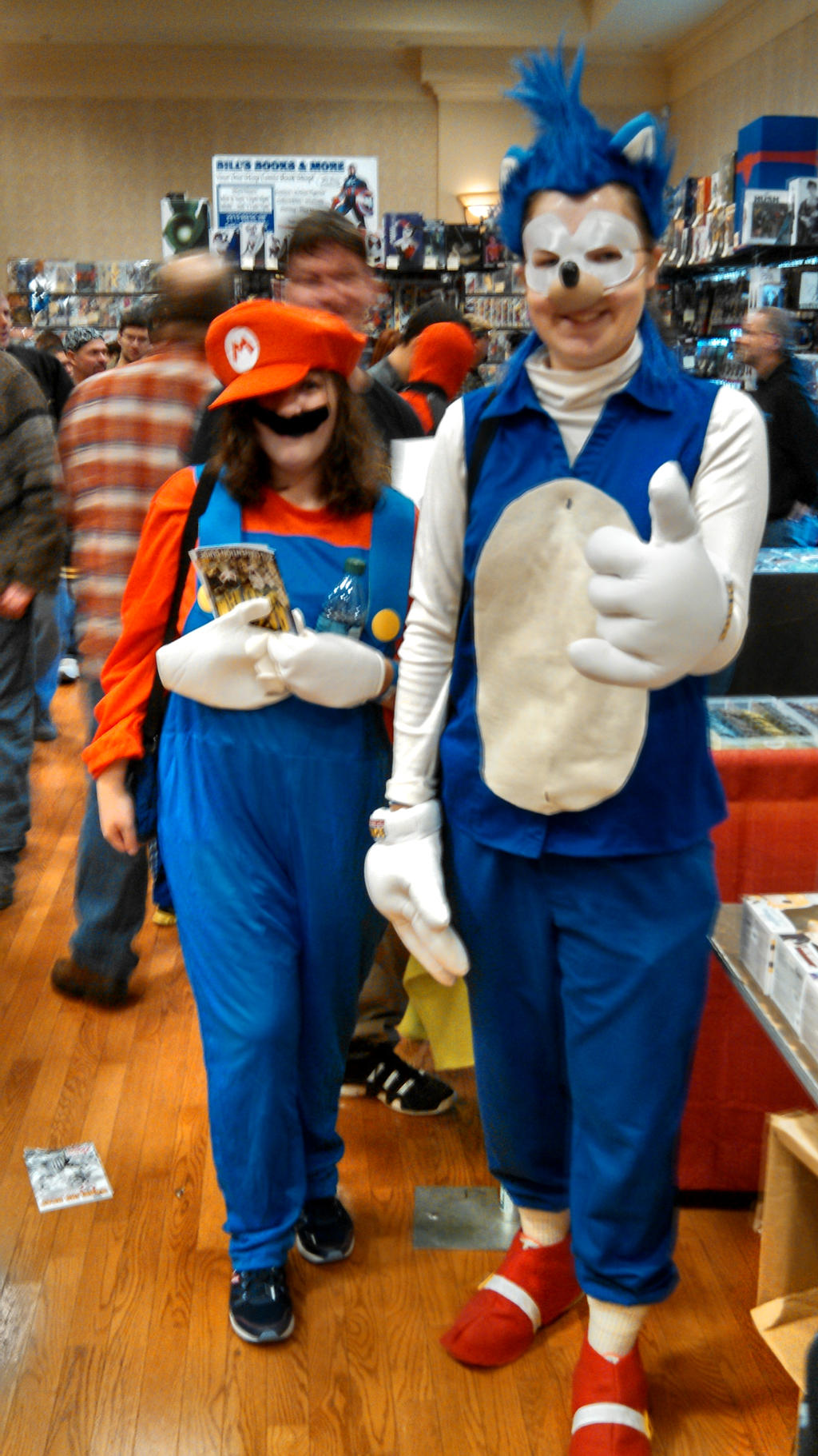 Sonic and Mario at the 2014 Akron Comicon