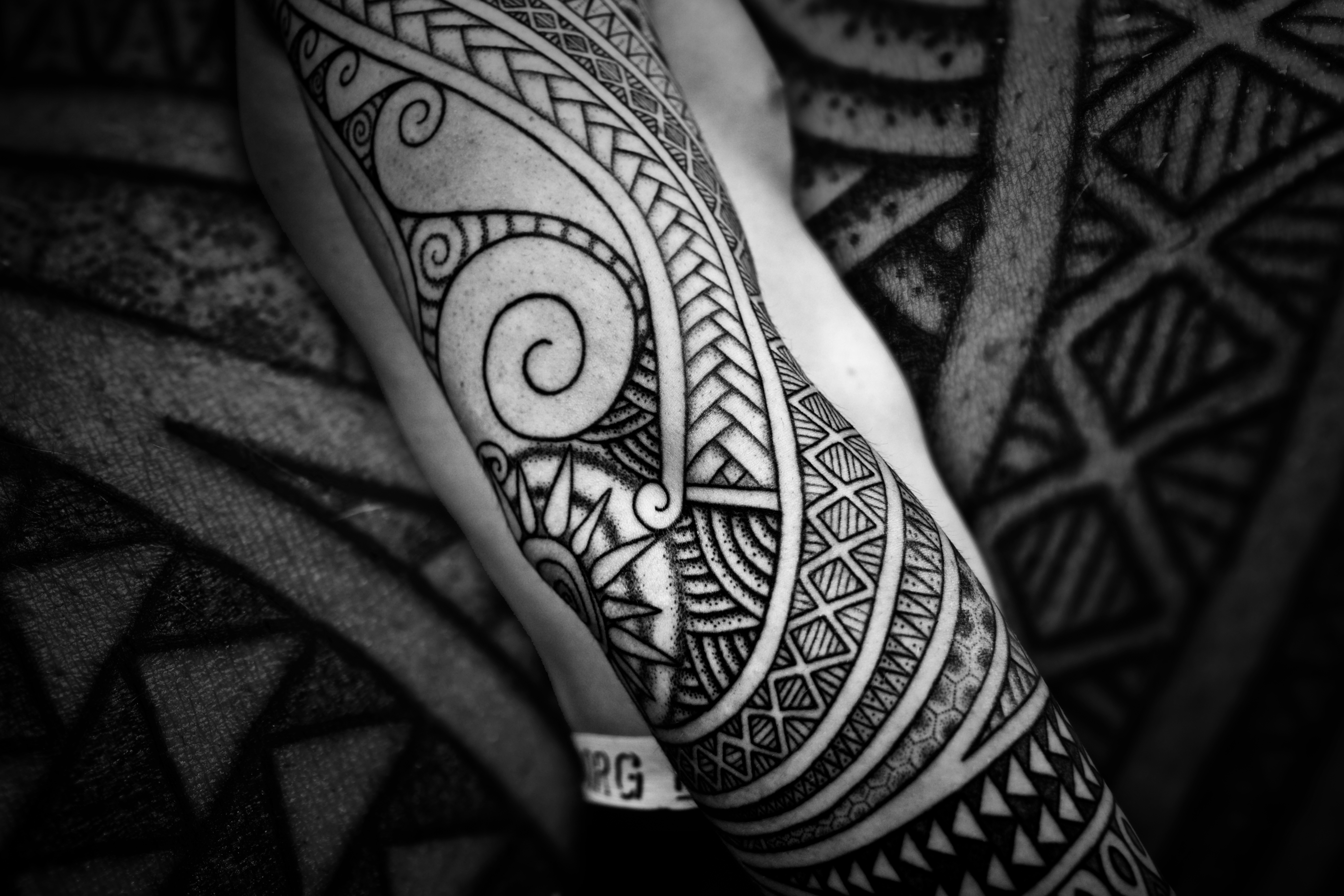 Polynesian sleeve, pro-photo