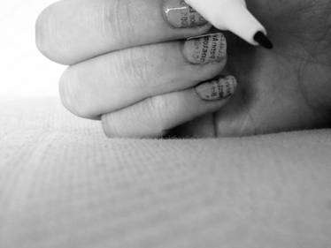 newsprint nails 7 bw