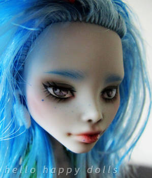 Monster high ghoulia repaint 1