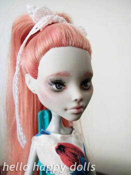 Monster high ghoulia repaint 1