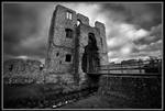 Baconsthorpe Castle by grimleyfiendish