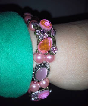 Pink crystal and cabochon slide bracelet