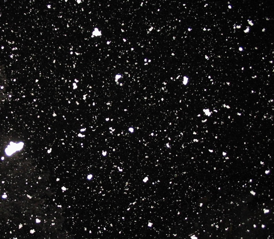 Мелкий снежок. Снег текстура. Текстура падающего снега. Снег для фотошопа. Снег на черном фоне.