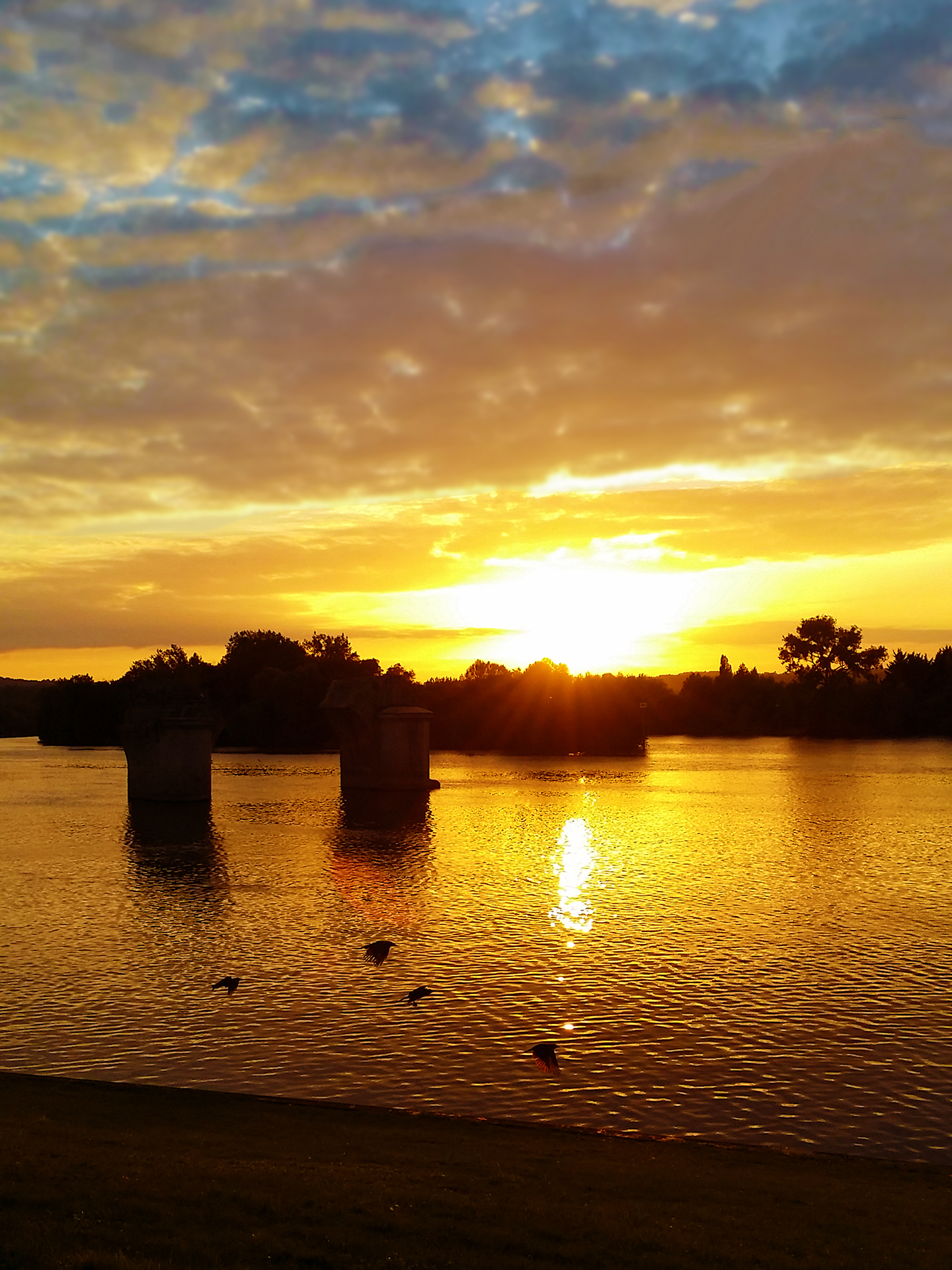 Pont de Poissy au crepuscule