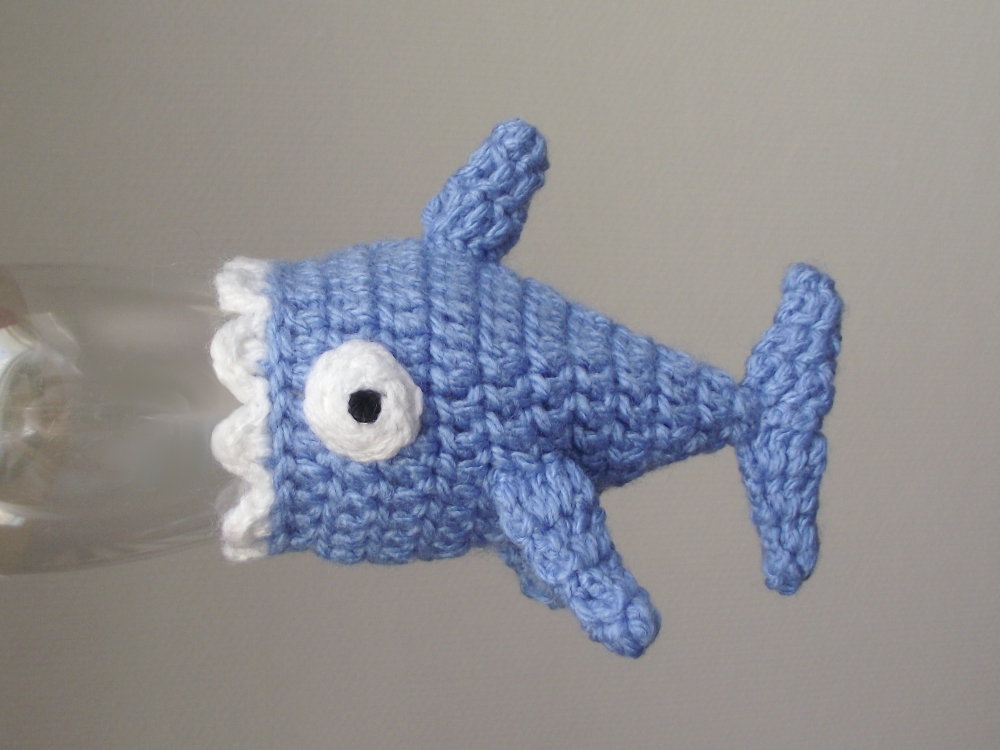 Tiny shark hat pattern