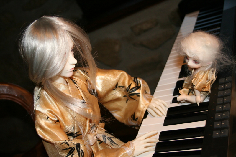 Pianist by preseada