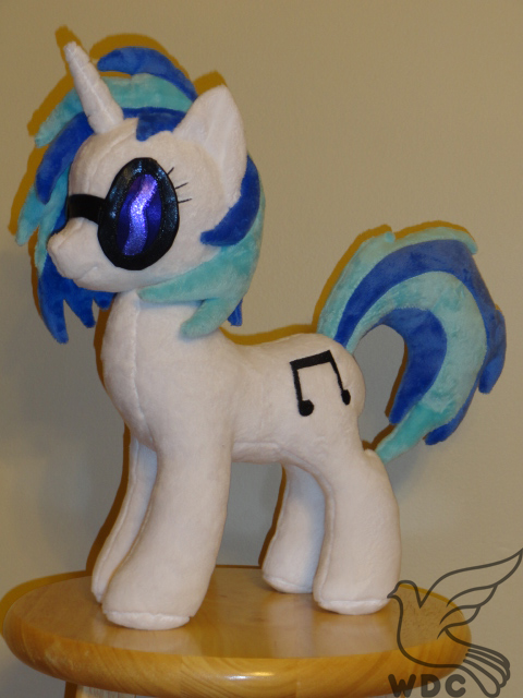 Vinyl Scratch, DJ Pon