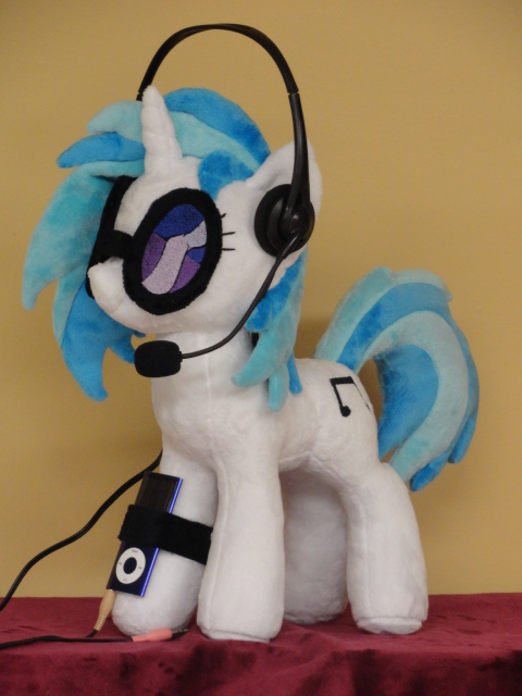 Vinyl Scratch, Where is the party?