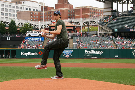 Tom Hiddleston baseball