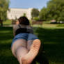 Bianka - Barfuss im Park 030