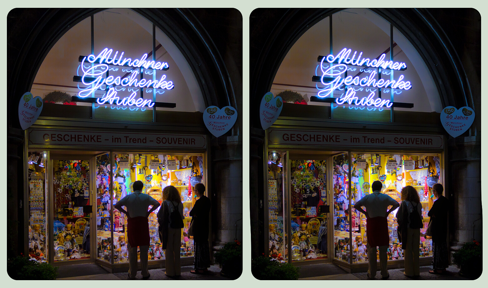 Souvenir Shop Munich 3D ::: HDR Cross-View