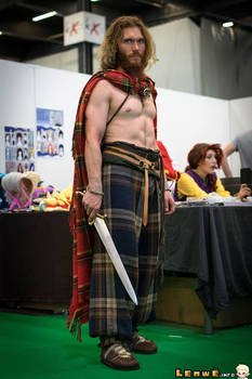 'Realistic' Tragicomix Cosplay - Asterix comic