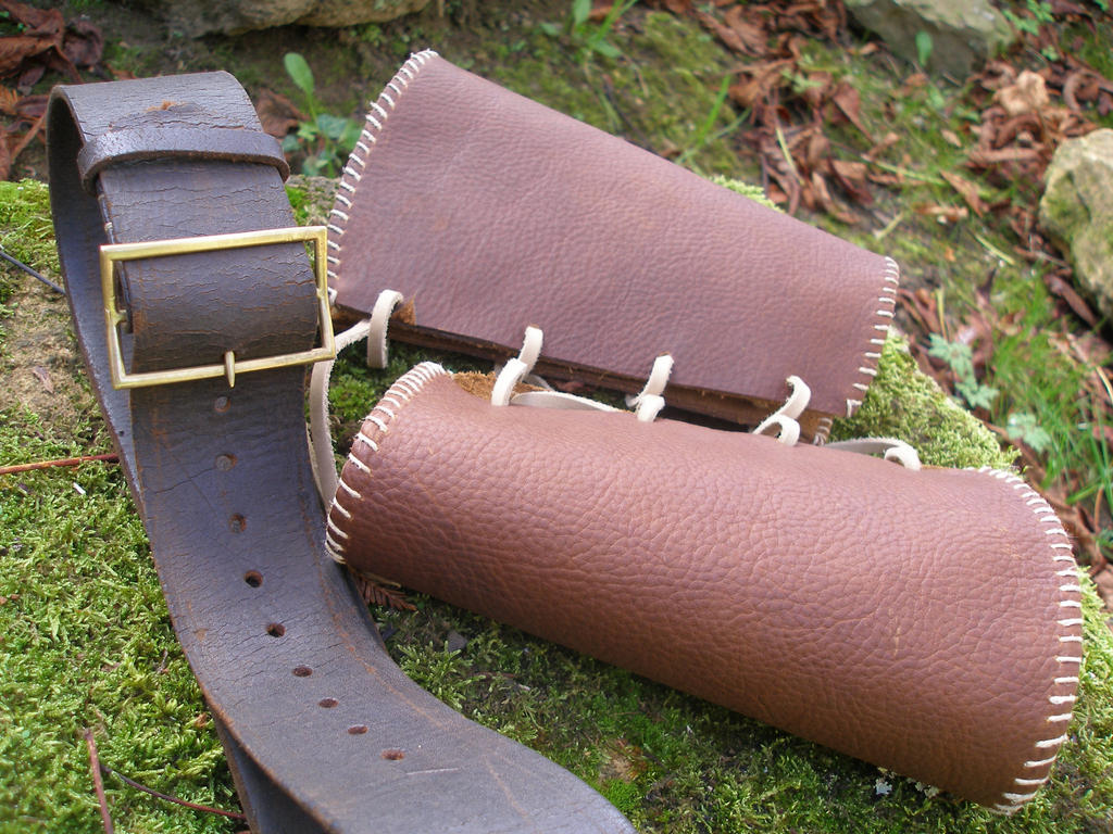 Valten : Belt and Vambraces