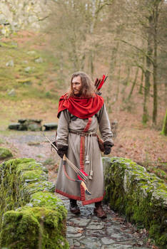 Skyrim Nord Cosplay - Red Hooded Robes Hunter