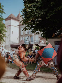 Roman Gladiator Fight - Thraex VS Hoplomachus