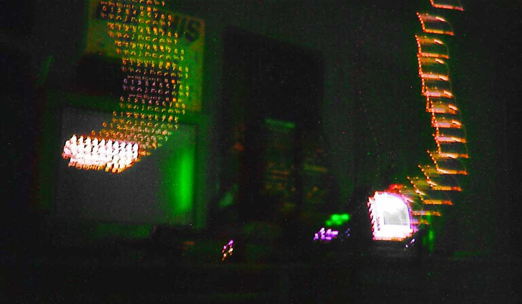 Trailing Monitors by neohippie on DeviantArt