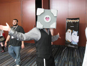 AZ13 - Companion Cube Guy