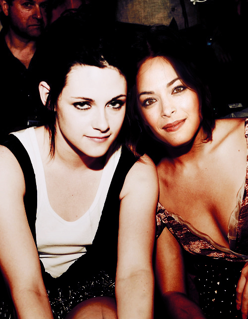 KRISTEN STEWART AND KRISTIN KREUK