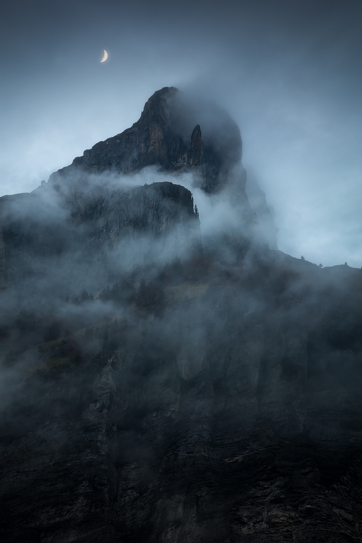 Minas Ithil by MilosLach on DeviantArt