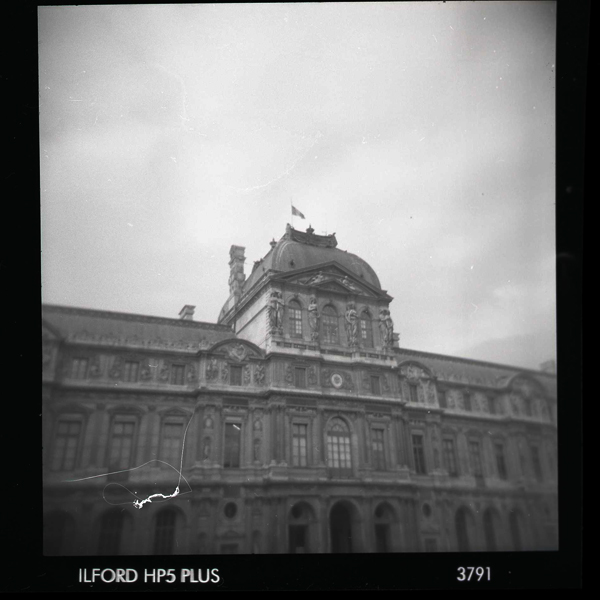 756 - Holga in Paris