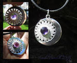 Daisy moon pendant