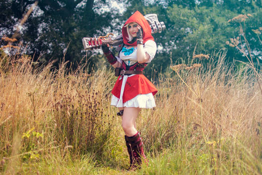 Little Red Ashe Cosplay