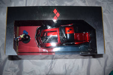 Harley Quinn reduced model car 1