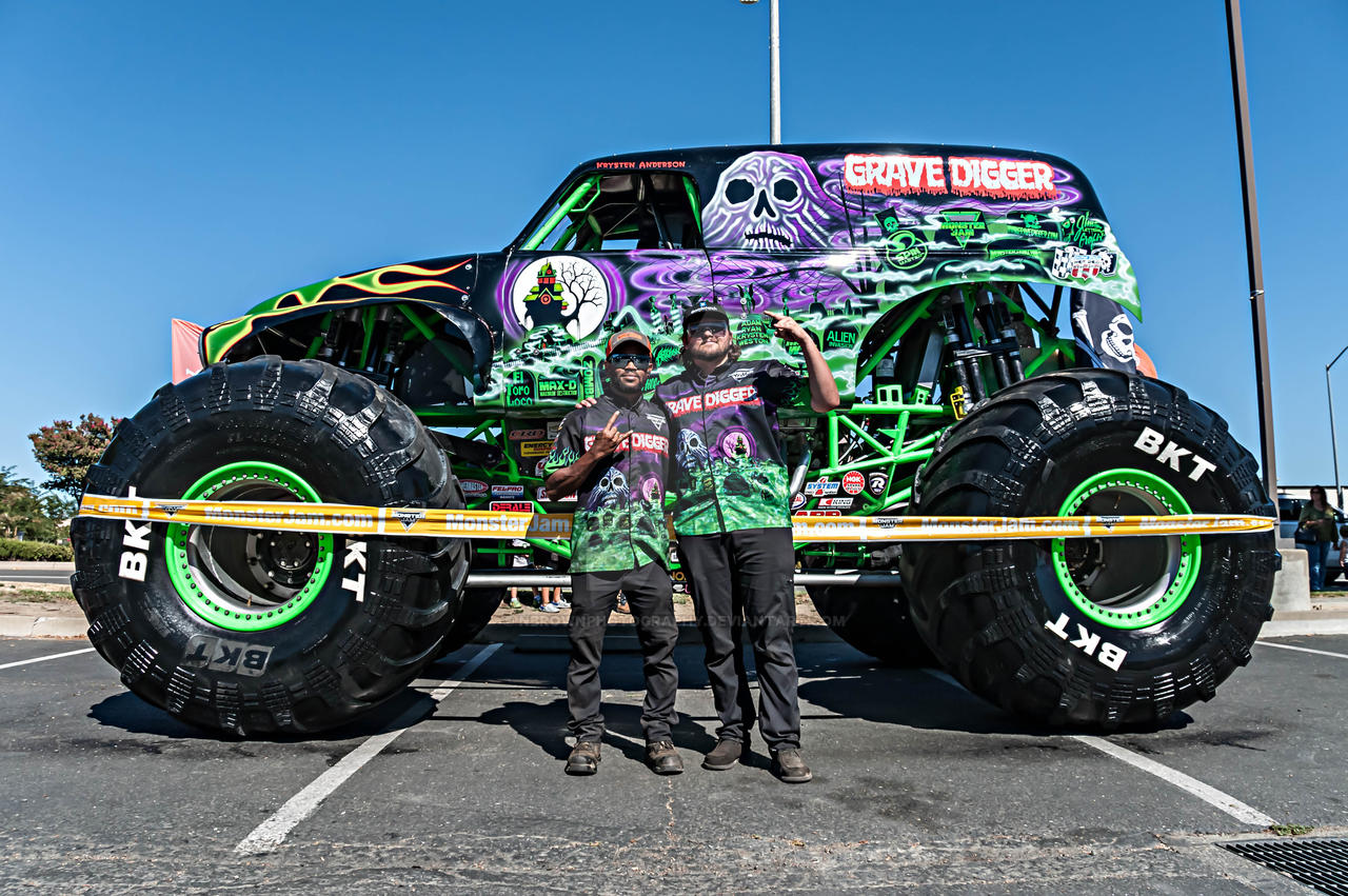 GRAVE DIGGER and crew members