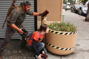 The Last of Us : Joel and Ellie waiting