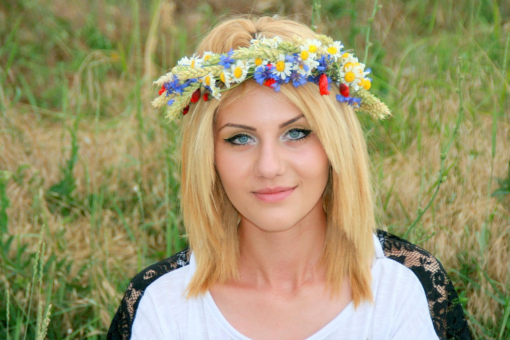 Фото на украинском. Украинские девушки самые красивые. Украинки самые красивые девушки фото. Самые красивые девушки Украины. Головной убор Украинки.