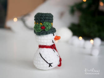 Crochet snowman