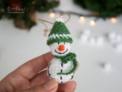 Little amigurumi snowman