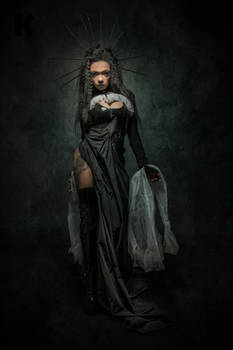 ... dark queen ...