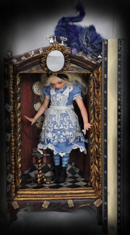 Alice Wonderland cabinet