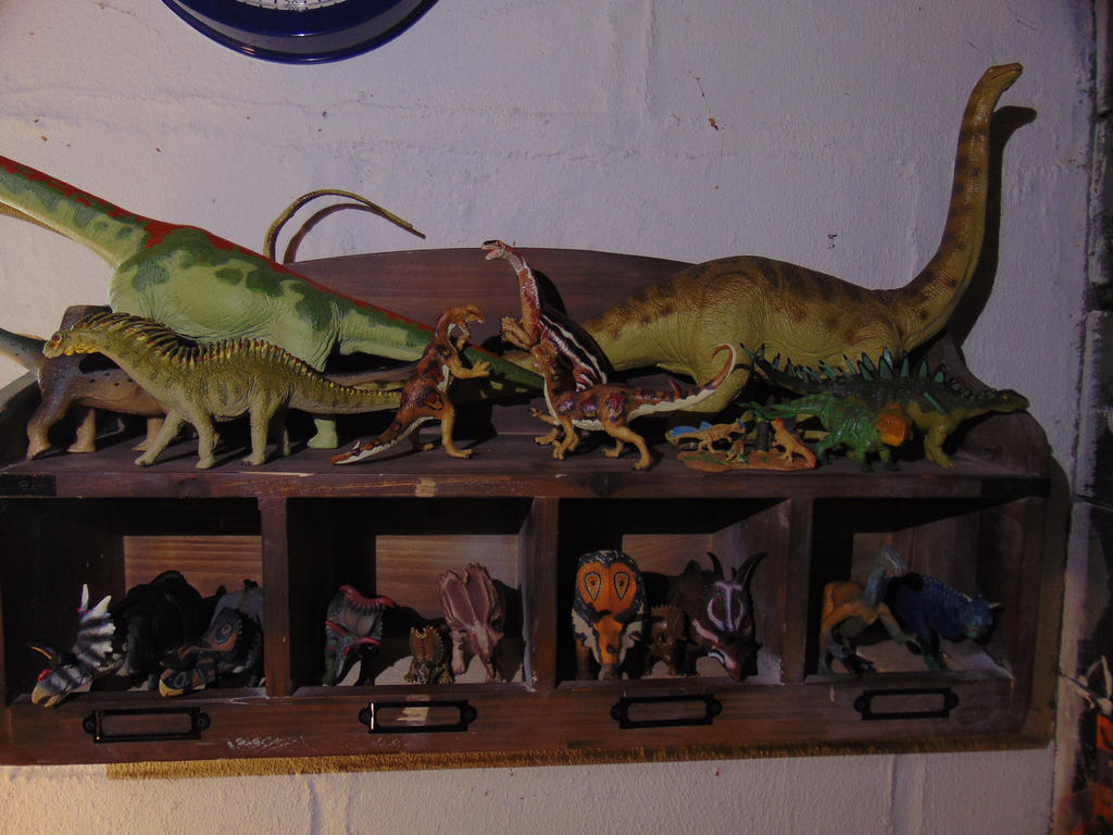 Dinosaur Display Rack Dinosaur Display 11 by kenobirob on DeviantArt