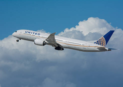 United Airlines Boeing 787 N13954