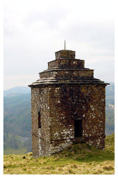 Tower on hill behind Inveraray