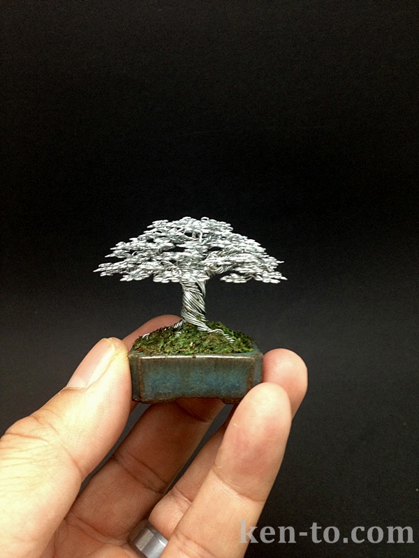 A broom style wire bonsai tree by Ken To