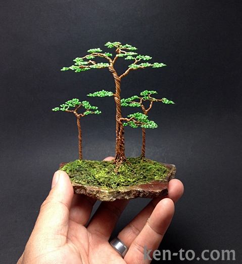 Flat top wire bonsai tree sculpture by Ken To