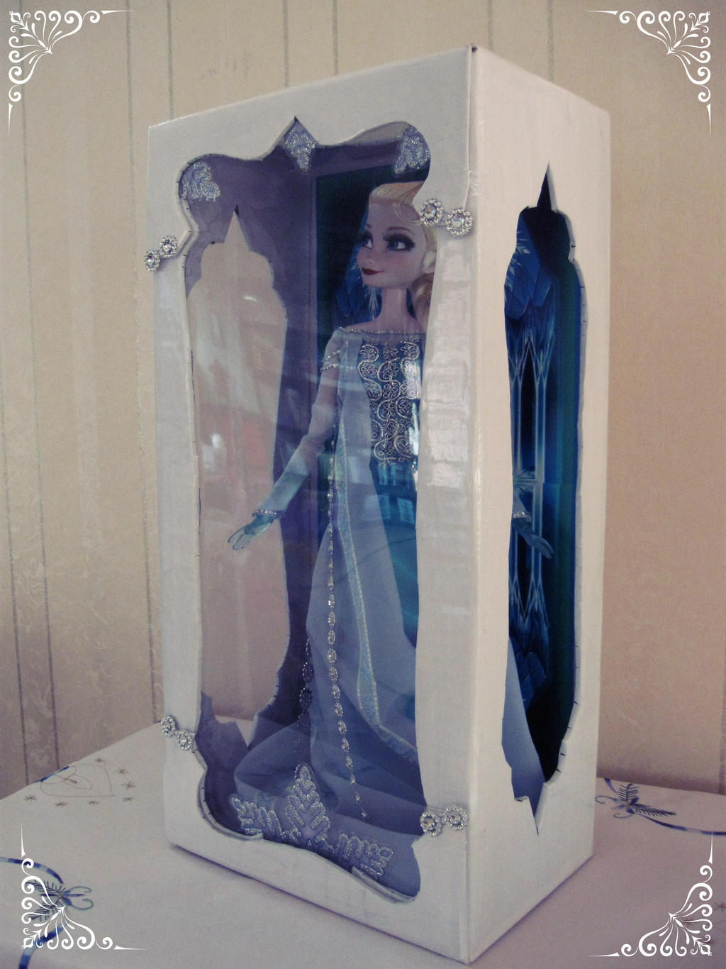 OOAK DS Singing Elsa 2014 with Box, side