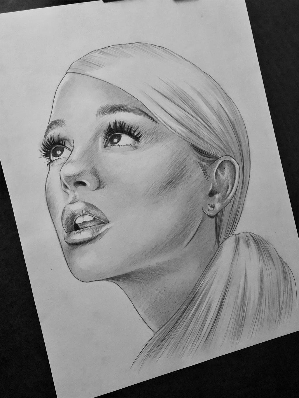 Ariana Grande Easy Drawing / DIBUJANDO A ARIANA GRANDE (SIDETOSIDE