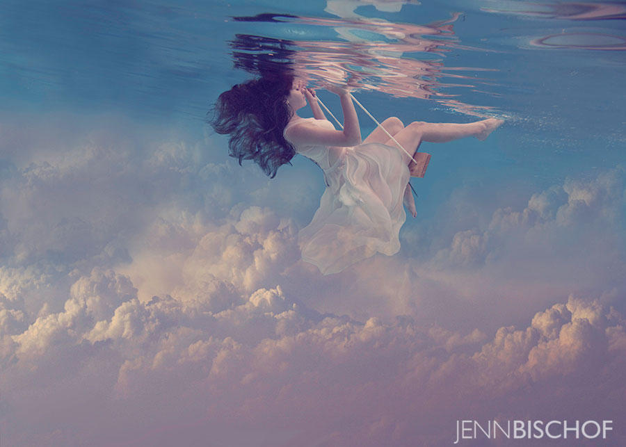 Красота мечта. Девушка и небо. Девушка в облаках. Девушка летает. Полет в облаках.