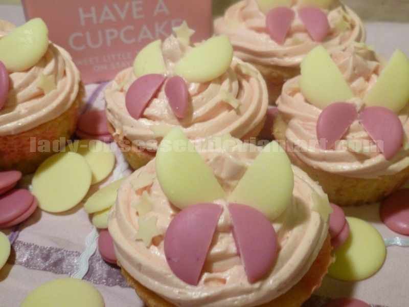 Strawberry and Vanilla Cupcakes