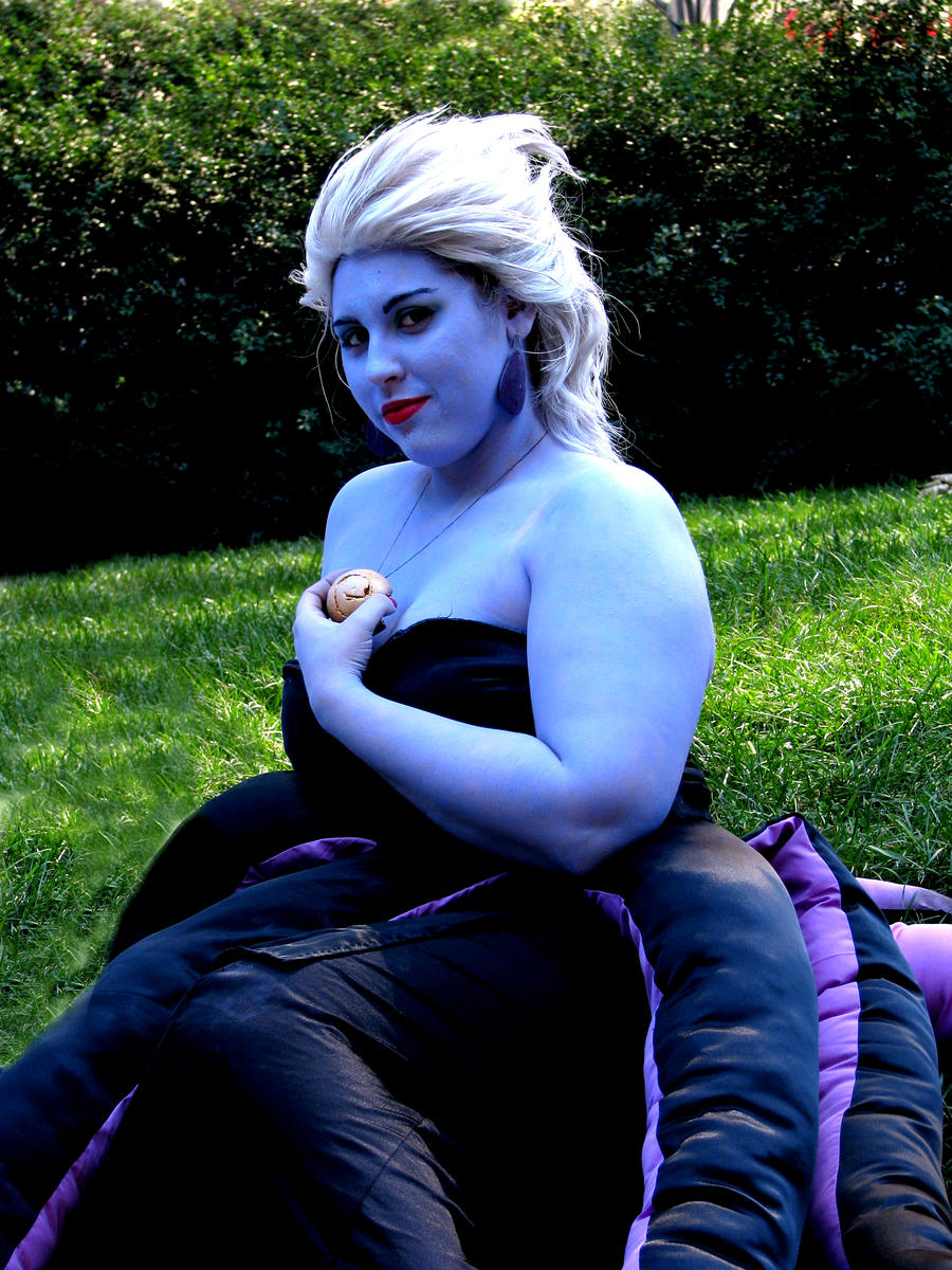 Ursula Cosplay FanEx