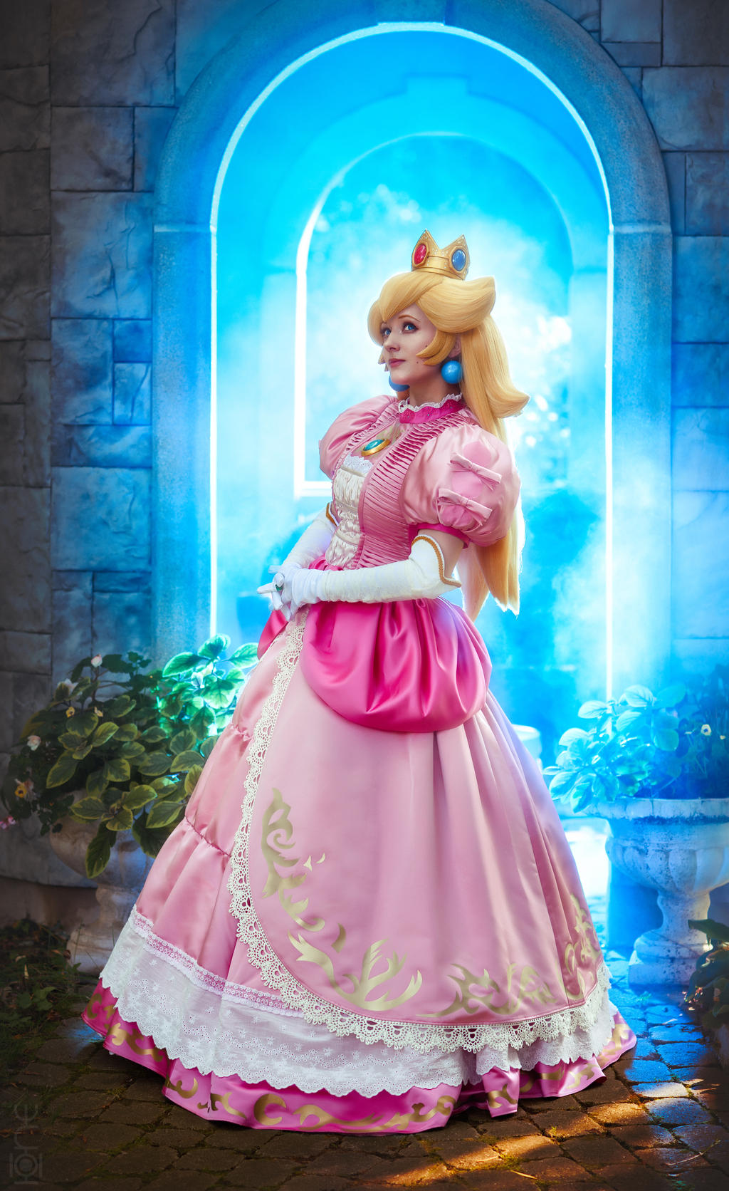 Princess Peach Cosplay - Super Smash Bros. Brawl by LadyRoseTea on DeviantArt Princess Peach Cosplay - Super Smash Bros. Brawl by LadyRoseTea on DeviantArt