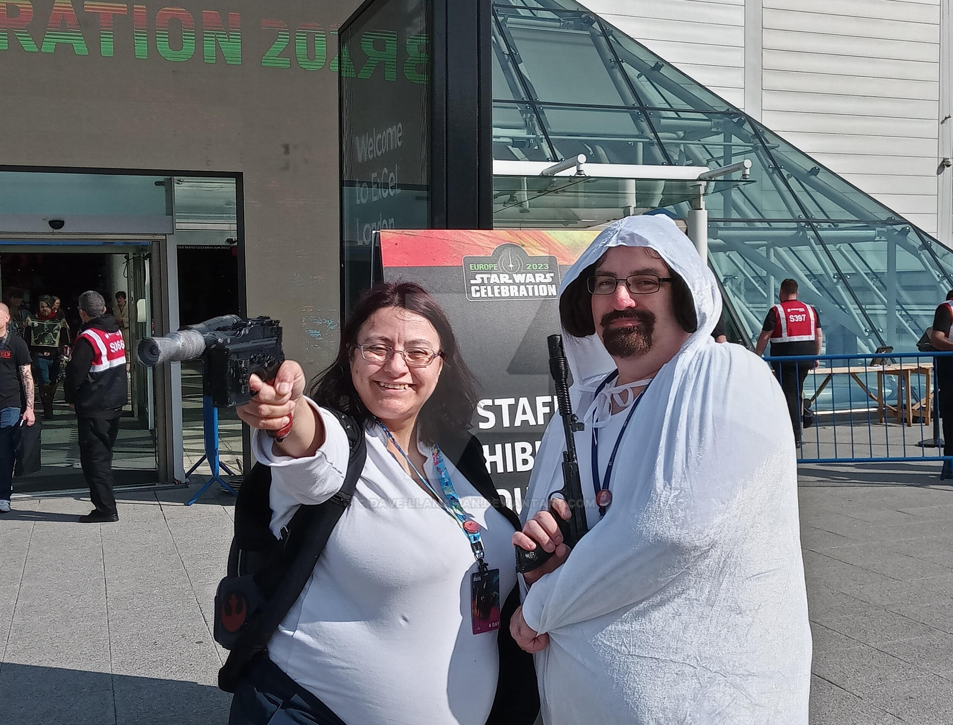 man dressed as princess leia Number 10- Princess Leia from Star Wars . Ah yes, sorry Mom and Supervisors. I've always been a huge Star Wars fan but in cosplay I was never really keen on cosplaying