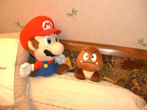 Stuffed : Mario vs Goomba