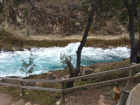 Waves of Stradbroke Island