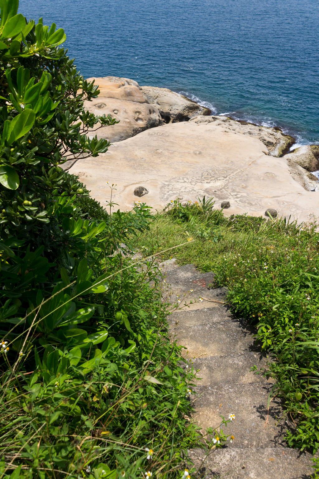 Old stairs in Yehliu park leading to the coast 1